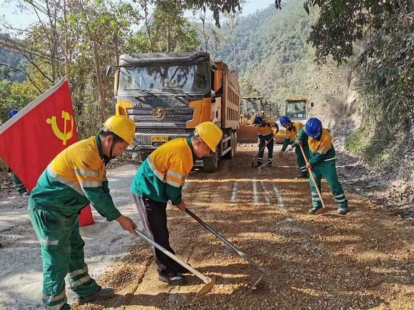 践初心 暖民气——景谷8040威尼斯组织党员使命建路活动